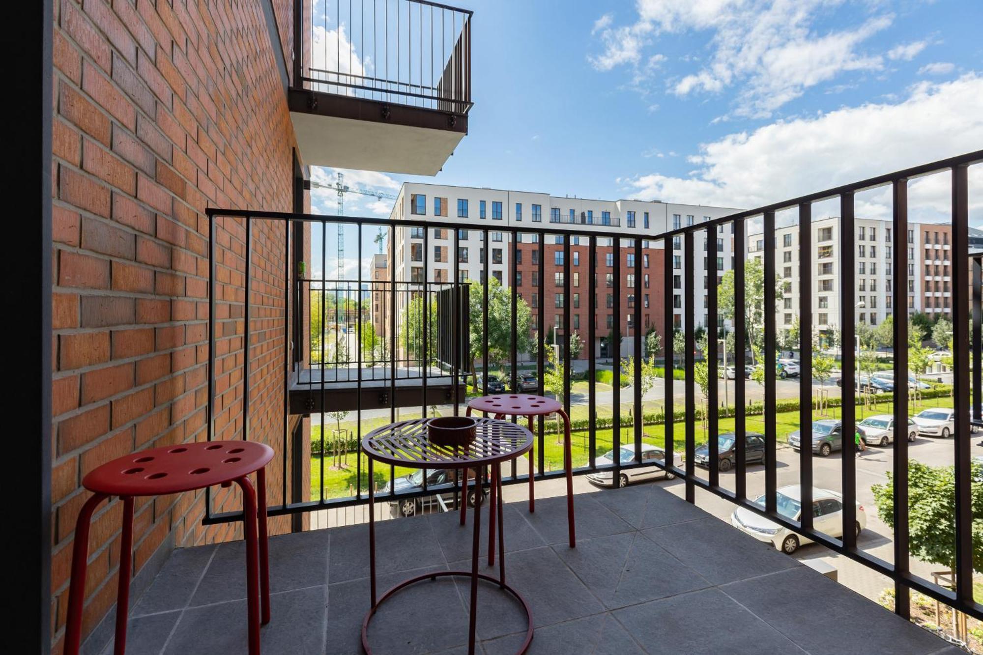 Cozy Three-bedroom Family In By Renters Butas Warsaw